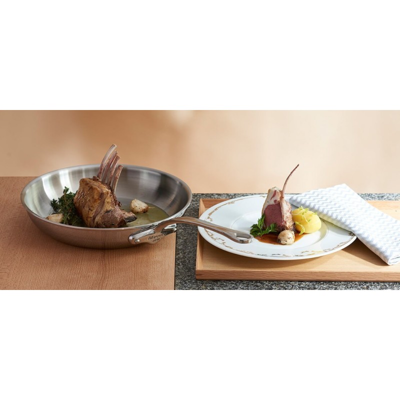 Mauviel, casseroles, poeles, cocottes, plat à rotir, plat à sauter, couvercles, tringles en fer.